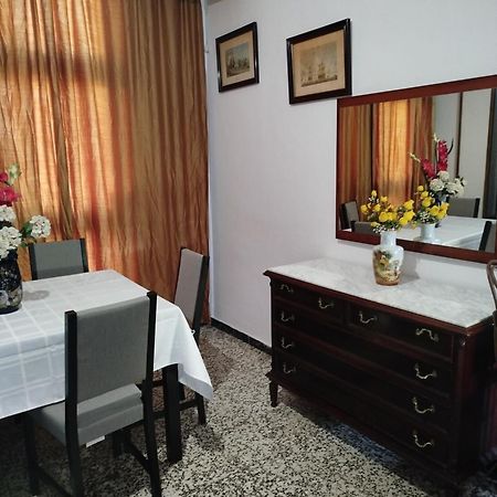 Apartamento Acogedor Севиля Екстериор снимка